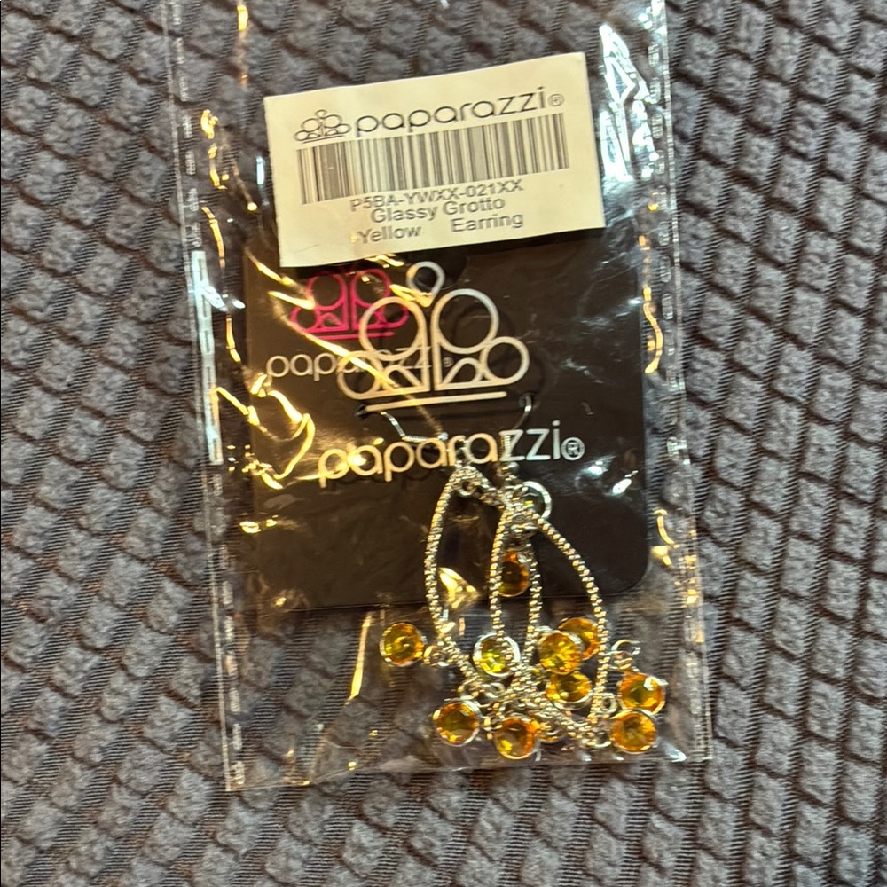 Paparazzi Yellow Crystal Earrings-NWT’s- fish hooks